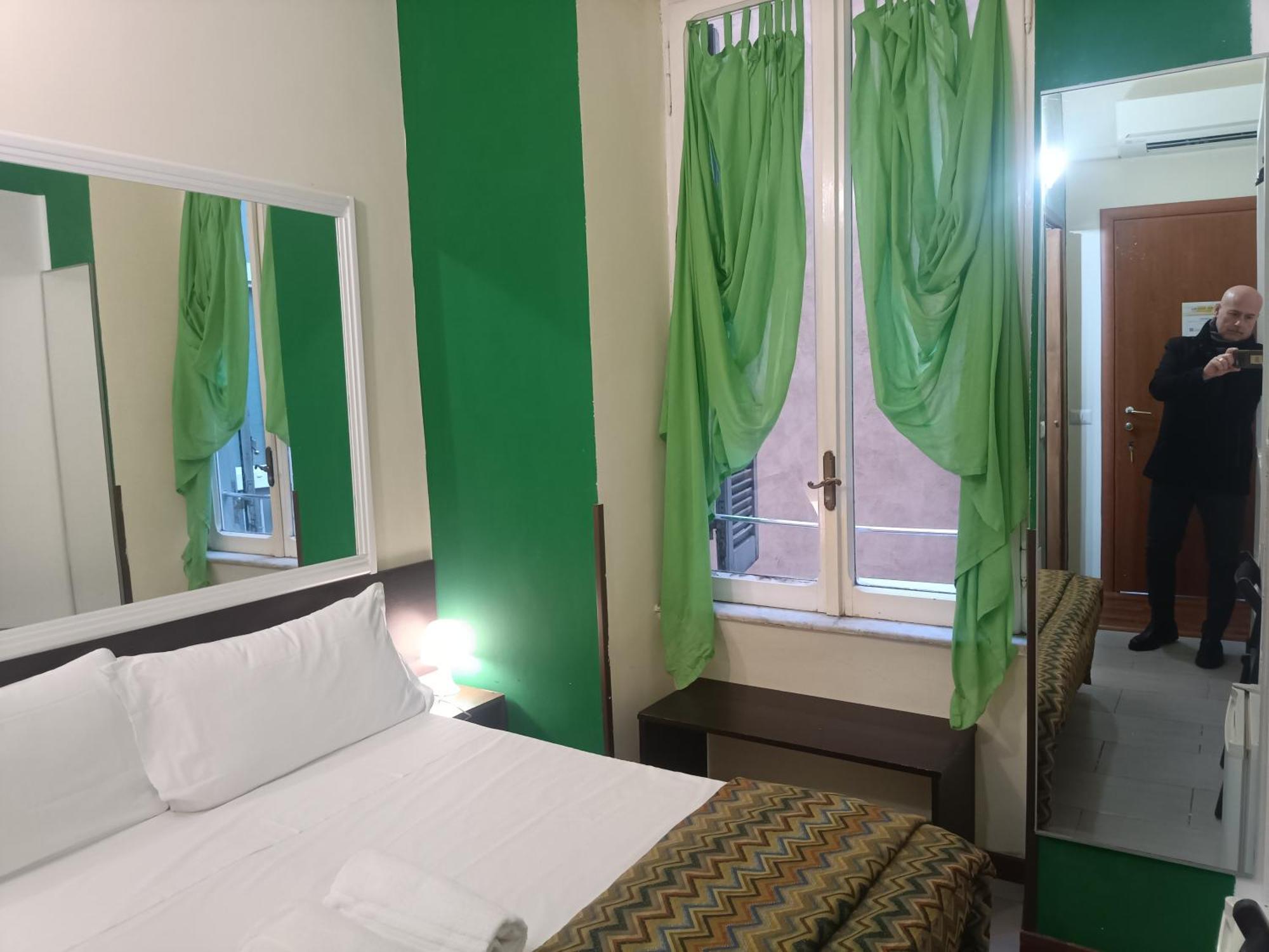 Enjoy Roma Bed & Breakfast Dış mekan fotoğraf