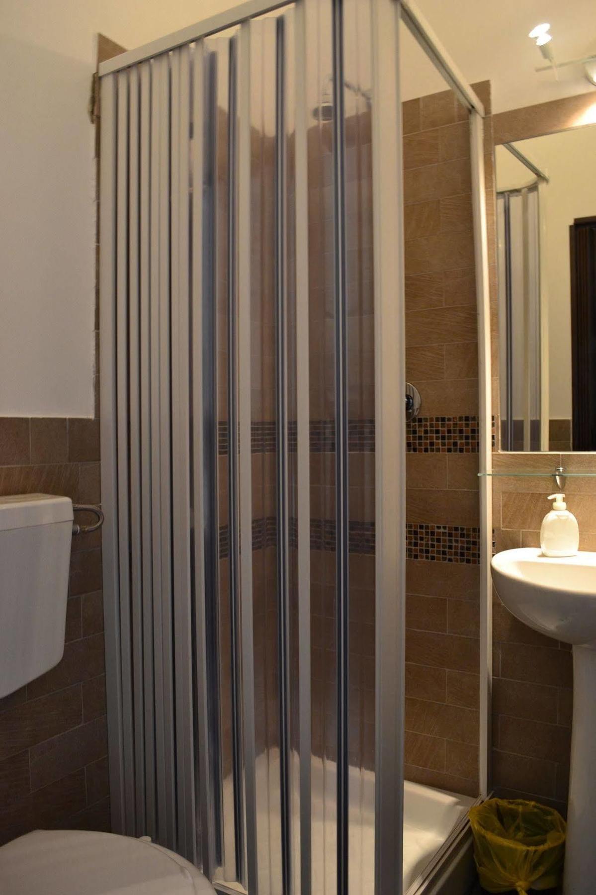 Enjoy Roma Bed & Breakfast Dış mekan fotoğraf