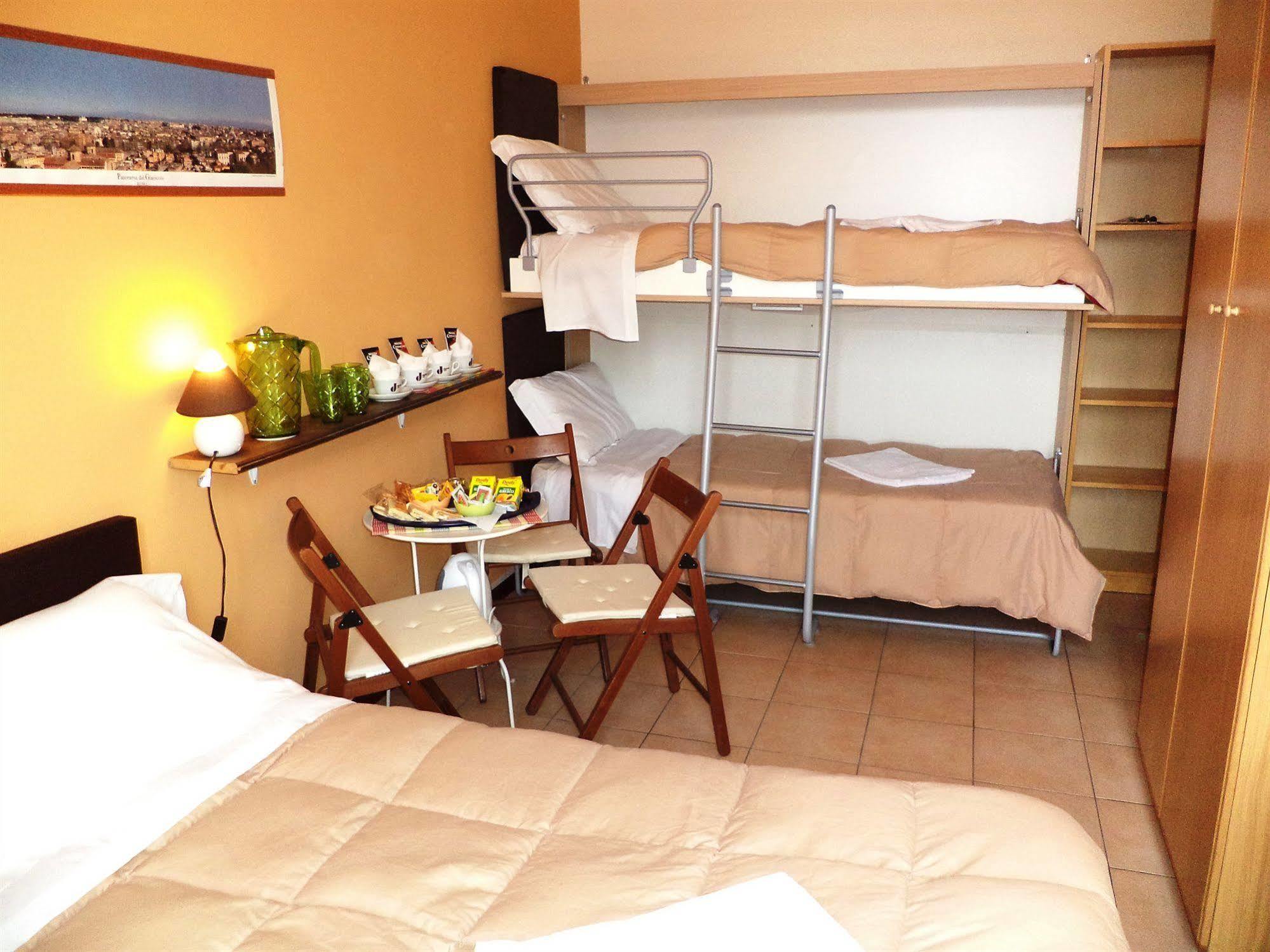 Enjoy Roma Bed & Breakfast Dış mekan fotoğraf