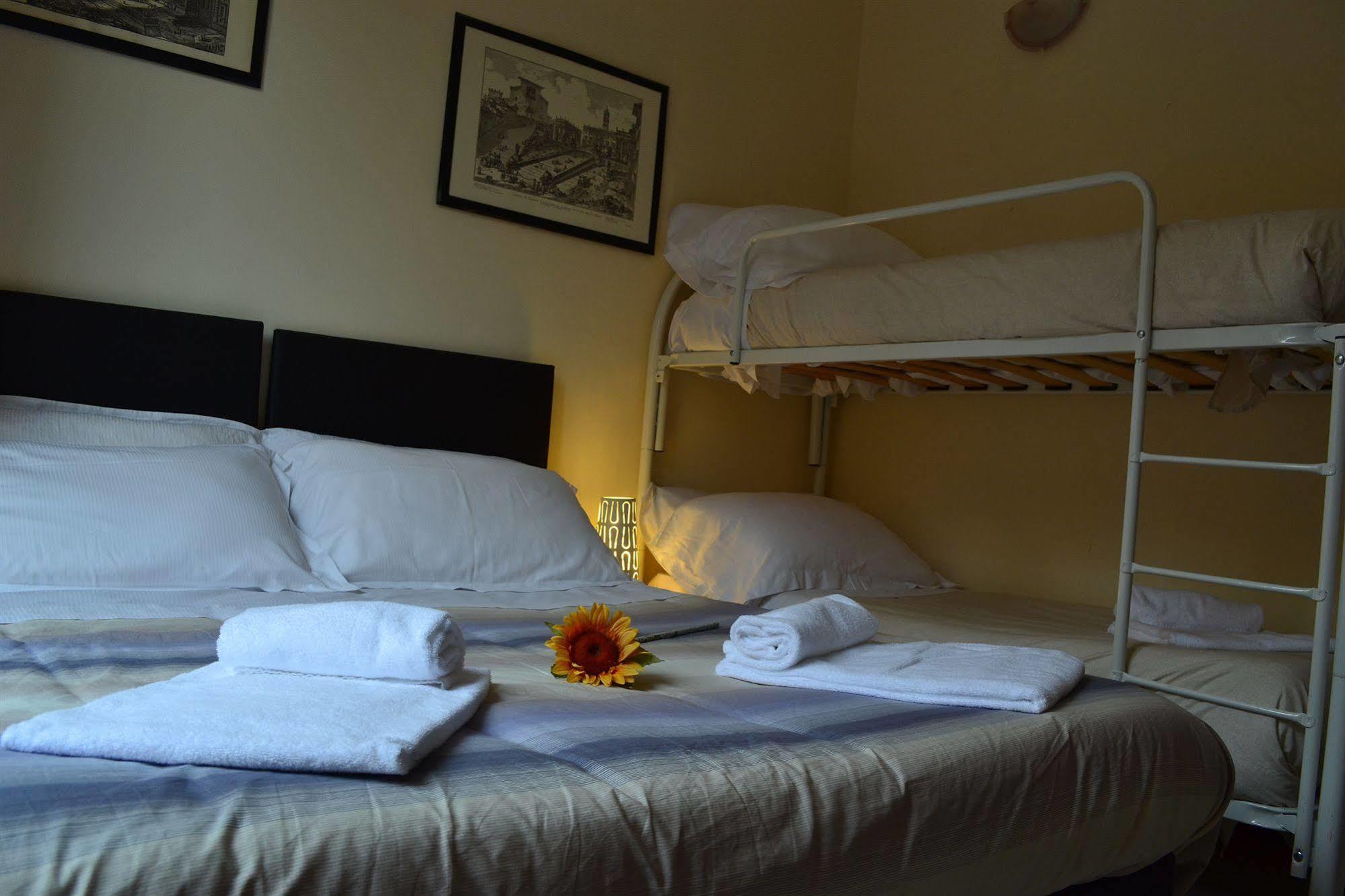 Enjoy Roma Bed & Breakfast Dış mekan fotoğraf